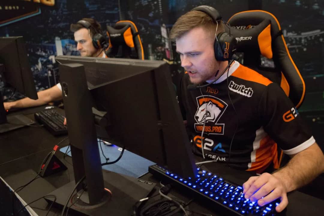 Jaki monitor do CS:GO? Oto najlepsze modele, które poprawią Twoją grę