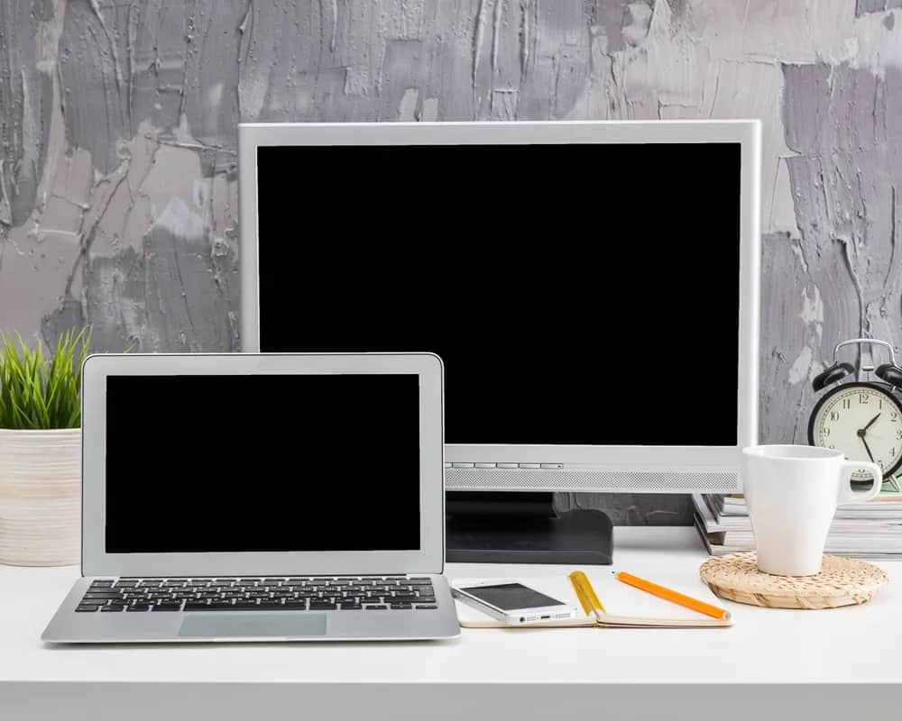 Jak podłączyć laptopa pod monitor - proste kroki i porady