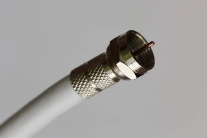 Jak zarobić końcówkę anteny - proste kroki do perfekcyjnego połączenia